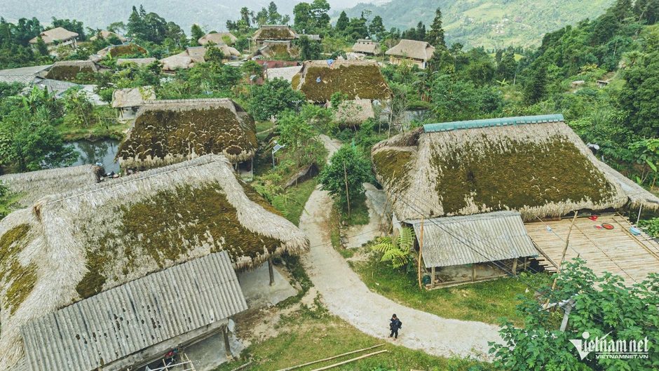 Xà Phìn - Ngôi làng phủ kín rêu xanh như trong chuyện cổ tích Xà Phìn - Ngôi làng phủ kín rêu xanh như trong chuyện cổ tích