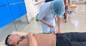 Xác minh clip tài xế taxi dùng gạch tấn công hành khách