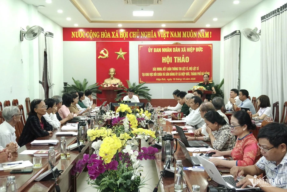 Xác minh thông tin mộ liệt sĩ tập thể trong sân trụ sở Đảng ủy xã
