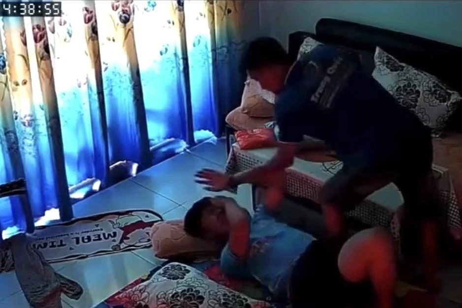 Xác minh vụ cha dượng bị tố bạo hành con riêng của vợ ở TPHCM