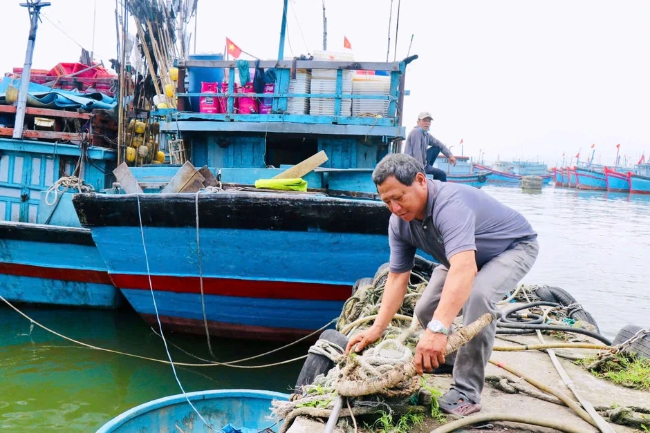 'Xăng dầu tăng giá thì khó thật nhưng biển là nghề của tụi tôi' 'Xăng dầu tăng giá thì khó thật nhưng biển là nghề của tụi tôi'