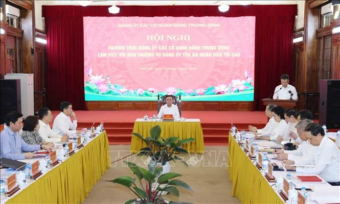 Xây dựng hệ thống Tòa án nhân dân ngày càng chuyên nghiệp, hiện đại, liêm chính Xây dựng hệ thống Tòa án nhân dân ngày càng chuyên nghiệp, hiện đại, liêm chính