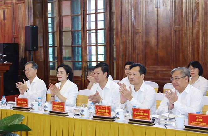 Xây dựng hệ thống Tòa án nhân dân ngày càng chuyên nghiệp, hiện đại, liêm chính Xây dựng hệ thống Tòa án nhân dân ngày càng chuyên nghiệp, hiện đại, liêm chính
