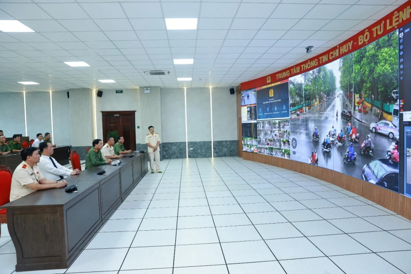Xây dựng lực lượng tham mưu Cảnh vệ chuyên sâu, tinh, gọn, mạnh, đáp ứng yêu cầu, nhiệm vụ trong kỷ nguyên mới Xây dựng lực lượng tham mưu Cảnh vệ chuyên sâu, tinh, gọn, mạnh, đáp ứng yêu cầu, nhiệm vụ trong kỷ nguyên mới