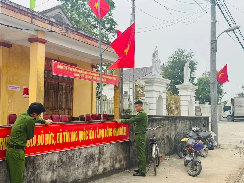 Xây dựng “thế trận lòng dân” vững chắc, góp phần bảo vệ thành công cuộc bầu cử Xây dựng “thế trận lòng dân” vững chắc, góp phần bảo vệ thành công cuộc bầu cử