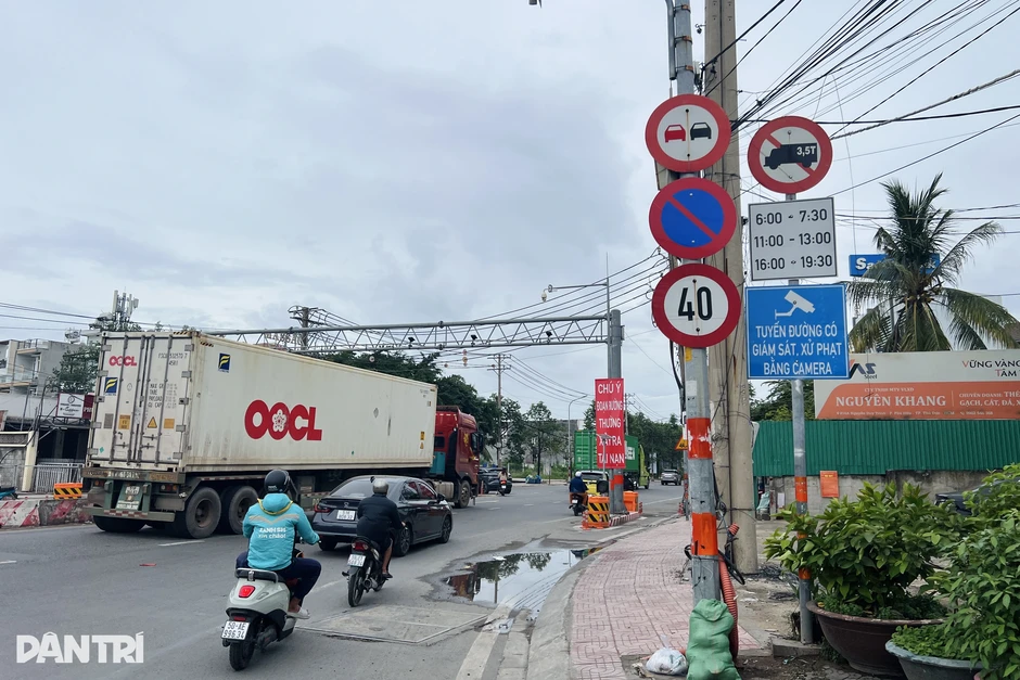 Xe bồn treo biển “phục vụ mở rộng cao tốc” cán chết người ở TPHCM