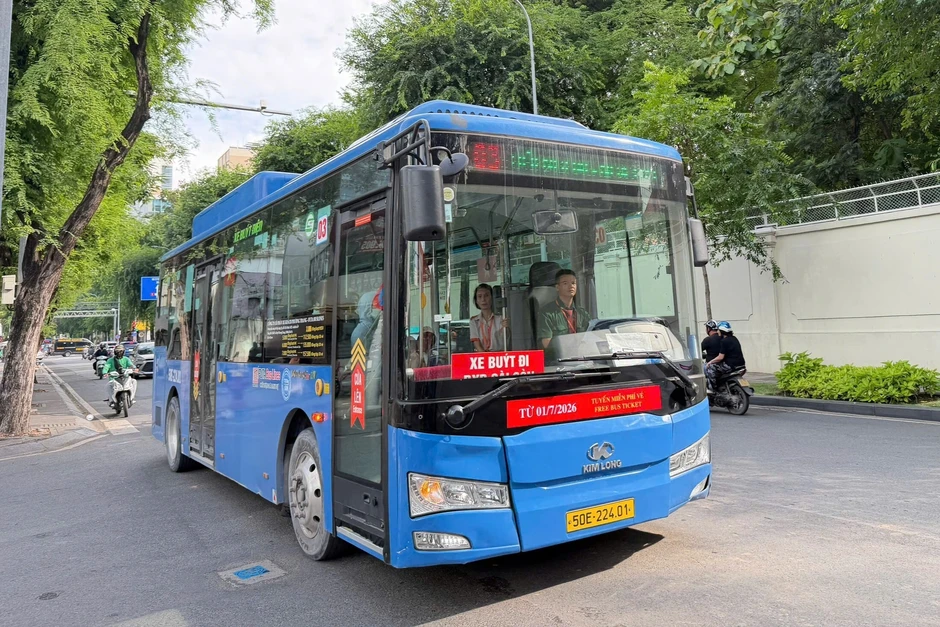 Xe buýt TPHCM lập kỷ lục ngày đông khách nhất sau khi miễn vé Xe buýt TPHCM lập kỷ lục ngày đông khách nhất sau khi miễn vé