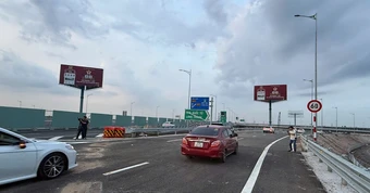 Xe đi cao tốc TP.HCM - Long Thành đã bắt đầu đi tuyến T2 để vào cao tốc Biên Hòa - Vũng Tàu