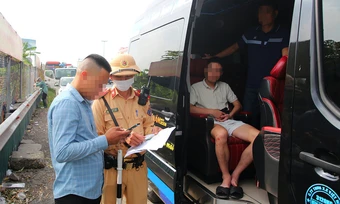Xe hợp đồng phải chia sẻ dữ liệu hợp đồng vận tải với Bộ Công an từ năm 2028
