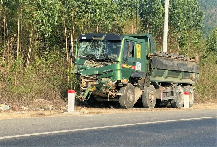 Xe khách giường nằm lao xuống đèo An Khê ở Gia Lai, nhiều người thương vong