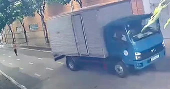 Xe tải lùi trong khuôn viên công ty, cán tử vong nữ công nhân 47 tuổi