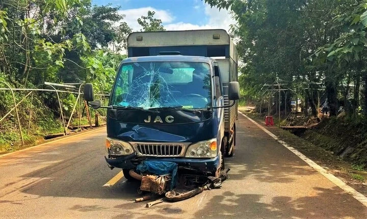 Xe tải tập lái va chạm xe máy ở Gia Lai, 1 người tử vong Xe tải tập lái va chạm xe máy ở Gia Lai, 1 người tử vong