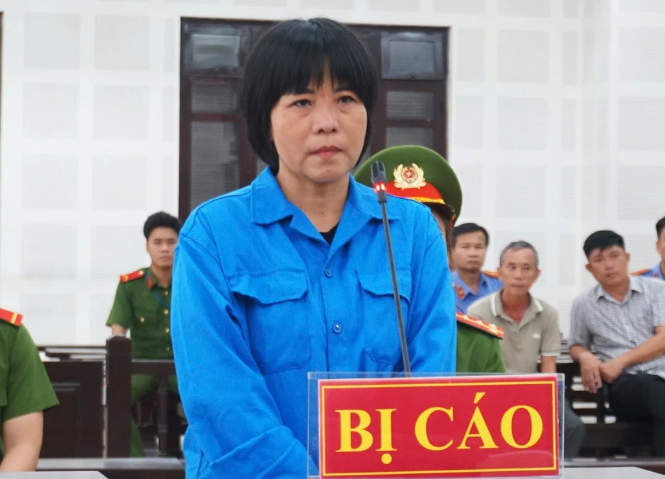 Xét xử người phụ nữ giết con ruột để trục lợi hơn 4 tỷ đồng tiền bảo hiểm Xét xử người phụ nữ giết con ruột để trục lợi hơn 4 tỷ đồng tiền bảo hiểm