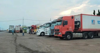 Xử lý tình trạng ùn ứ xe container chở sầu riêng ở Đồng Nai