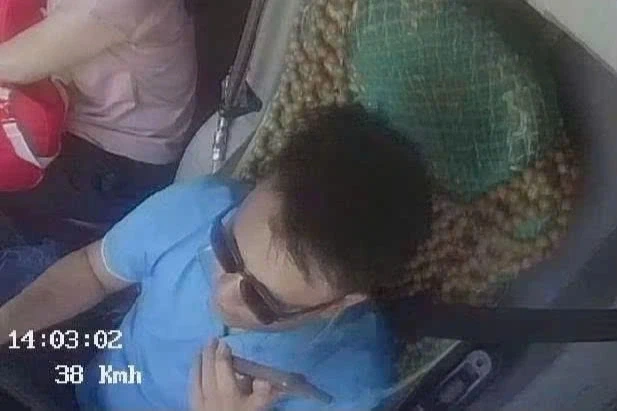 Xử phạt tài xế xe khách không thắt dây an toàn, dùng điện thoại Xử phạt tài xế xe khách không thắt dây an toàn, dùng điện thoại