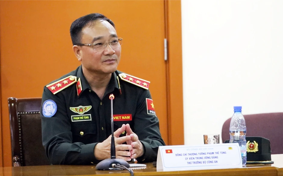 Xúc động cuộc gặp mặt của đồng chí Thứ trưởng với lực lượng Việt Nam ở Phái bộ MINUSCA