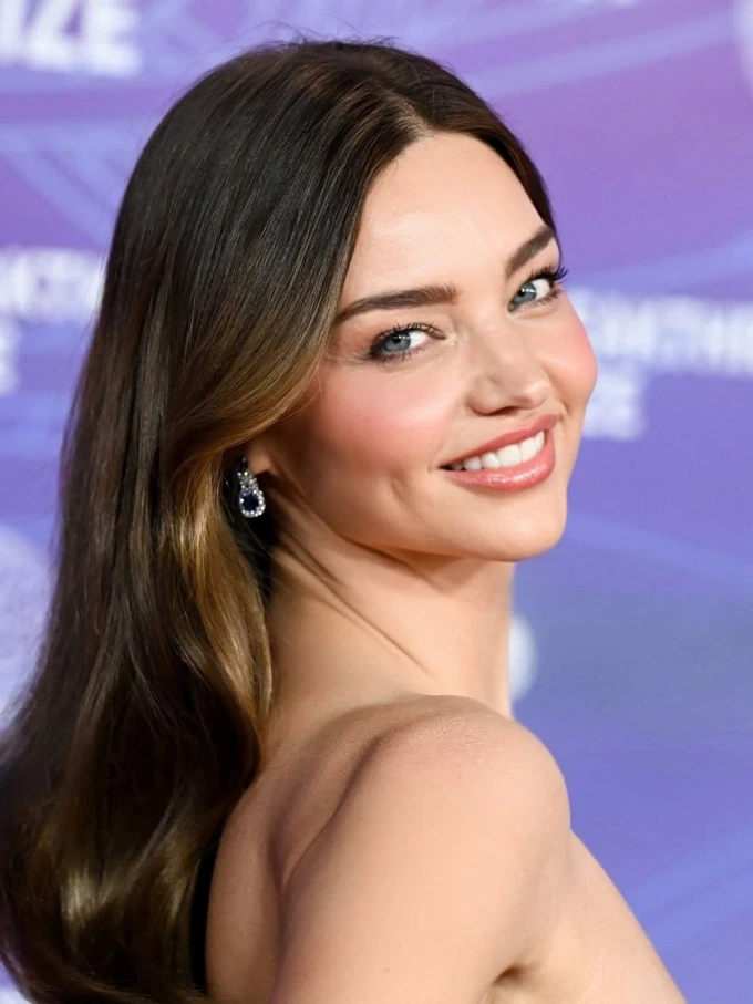 “Thiên thần” Miranda Kerr: 4 con vẫn đẹp khó tin bên chồng tỷ phú kém tuổi “Thiên thần” Miranda Kerr: 4 con vẫn đẹp khó tin bên chồng tỷ phú kém tuổi