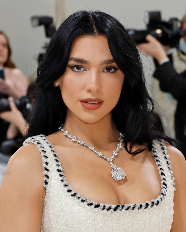 10 tuyệt tác trang sức kim cương rực rỡ bậc nhất lịch sử Met Gala 10 tuyệt tác trang sức kim cương rực rỡ bậc nhất lịch sử Met Gala
