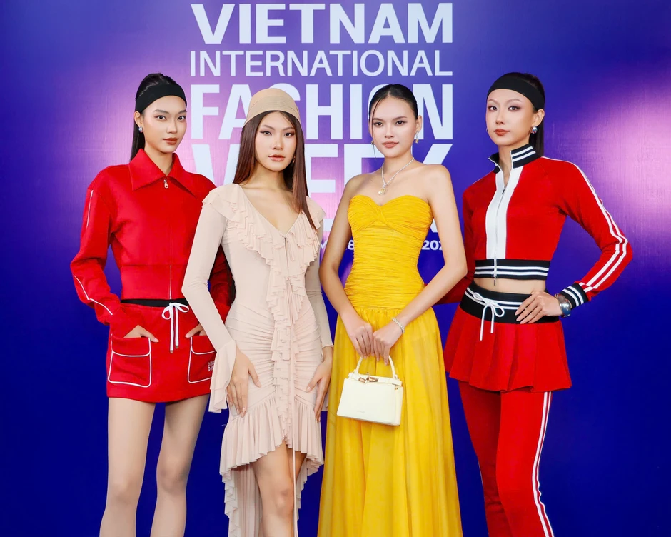 15 nhà thiết kế tham gia Tuần lễ Thời trang Quốc tế Việt Nam 15 nhà thiết kế tham gia Tuần lễ Thời trang Quốc tế Việt Nam