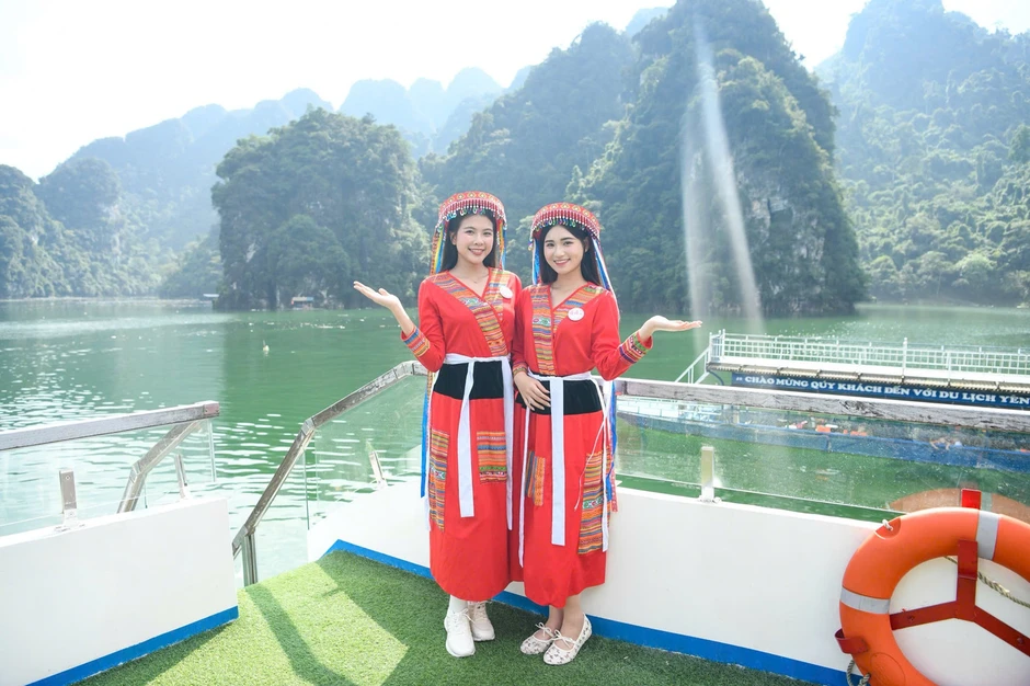 53 cô gái Hoa hậu Việt Nam ngỡ ngàng trước cảnh sắc hồ Na Hang