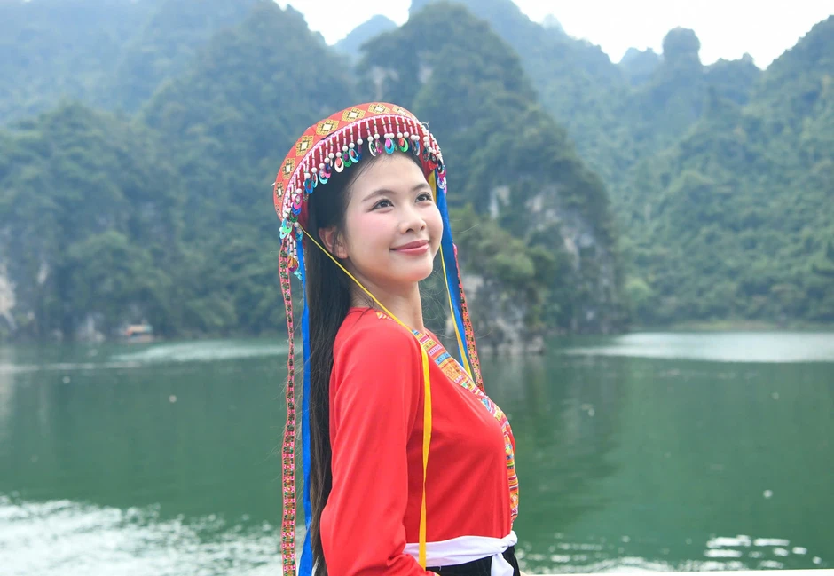 53 cô gái Hoa hậu Việt Nam ngỡ ngàng trước cảnh sắc hồ Na Hang