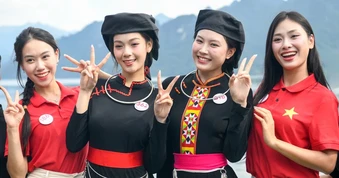 53 cô gái Hoa hậu Việt Nam ngỡ ngàng trước cảnh sắc hồ Na Hang