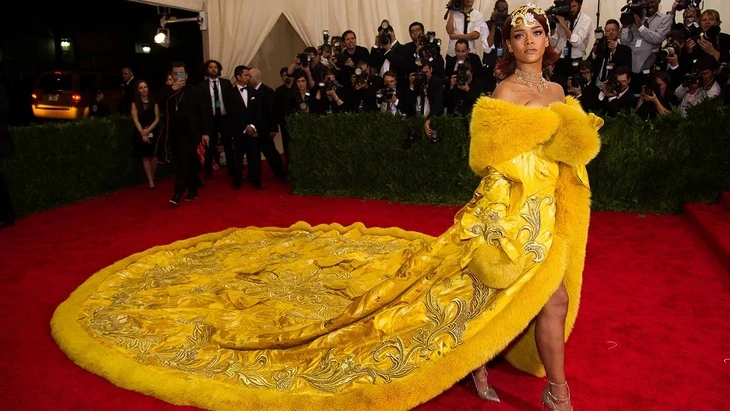 9 bộ cánh gây tranh cãi nhất lịch sử Met Gala 9 bộ cánh gây tranh cãi nhất lịch sử Met Gala