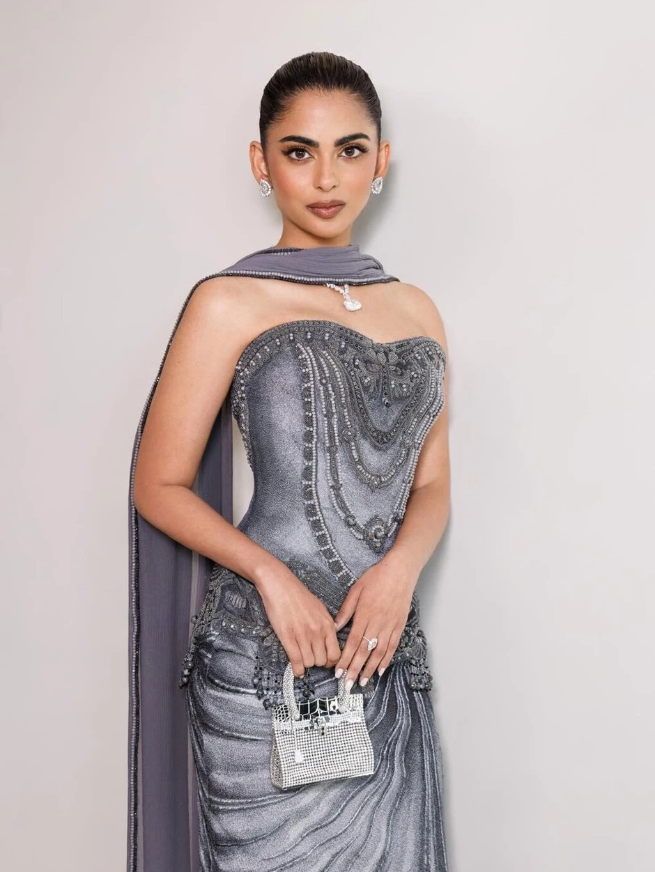 Ái nữ tỷ phú Ambani xách túi Birkin 2 triệu USD