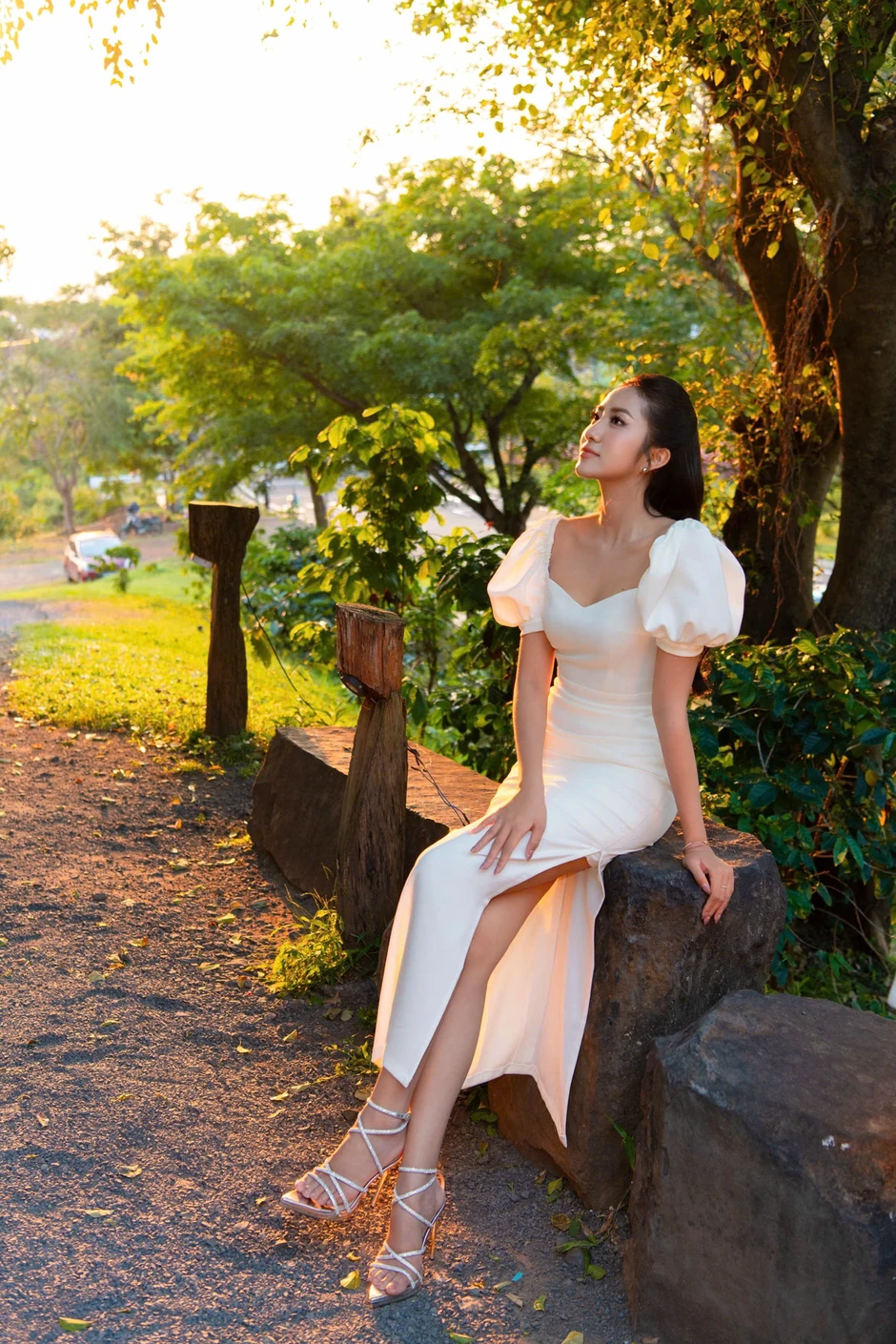 Ba hoa hậu Việt Nam xinh đẹp khoe sắc với váy trắng Ba hoa hậu Việt Nam xinh đẹp khoe sắc với váy trắng