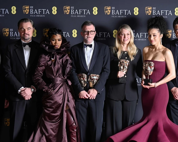 Bạn gái Leonardo DiCaprio tại Tuần lễ thời trang Paris