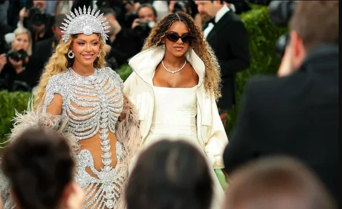 Bộ cánh triệu USD đưa Beyoncé trở thành “nữ hoàng” Met Gala 2026 Bộ cánh triệu USD đưa Beyoncé trở thành “nữ hoàng” Met Gala 2026
