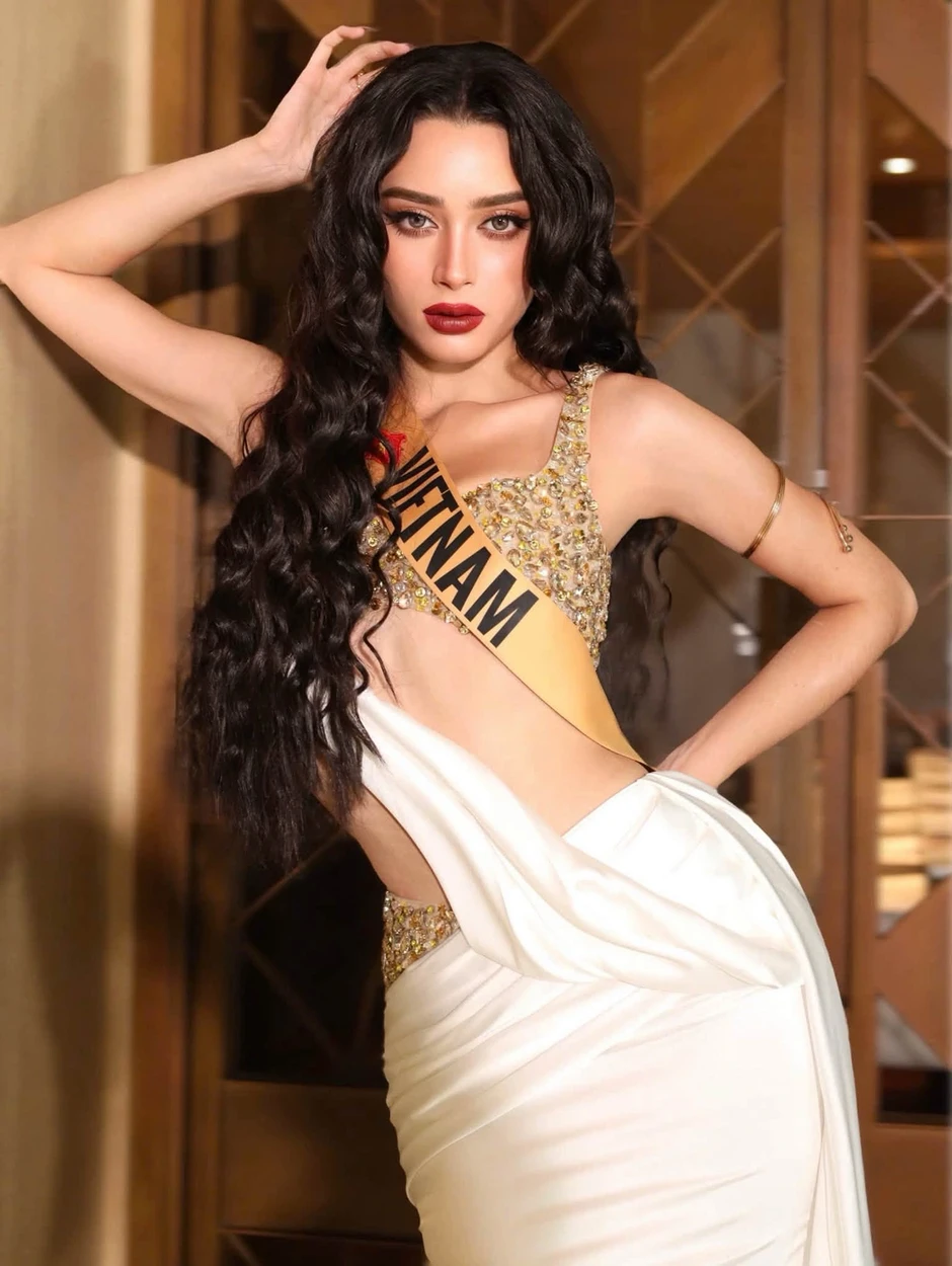 Đại diện Việt Nam diễn gợi cảm ở phần thi áo tắm Hoa hậu Hoà bình Quốc tế Đại diện Việt Nam diễn gợi cảm ở phần thi áo tắm Hoa hậu Hoà bình Quốc tế
