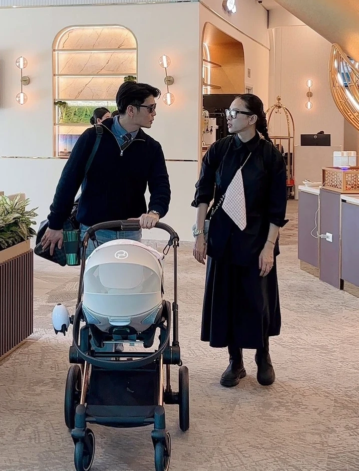 Gu mặc của Ng&ocirc; Thanh V&acirc;n khi l&agrave;m mẹ
