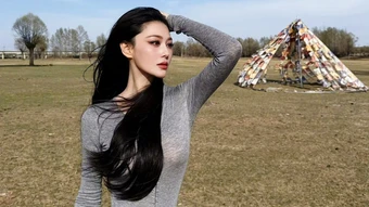 Hình thể gây sốt của 'Lý Mạc Sầu' Trương Hinh Dư