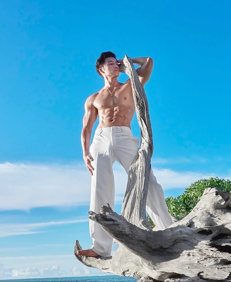 H&igrave;nh thể như thanh ni&ecirc;n của người mẫu 60 tuổi