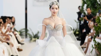 Hoa hậu, á hậu diễn đầm cưới của Đỗ Long