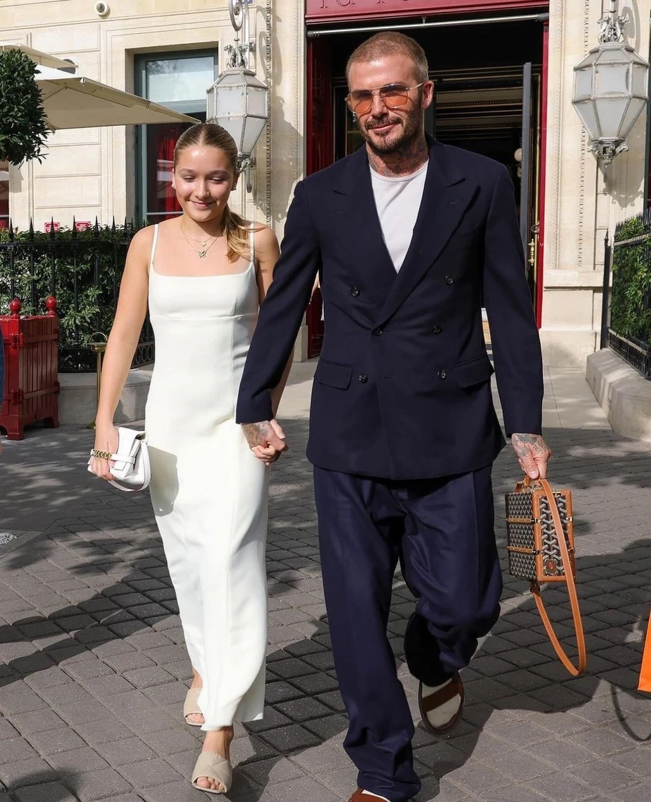Không chờ thừa kế, gái út nhà Beckham tự xây dựng đế chế làm đẹp tuổi 15 Không chờ thừa kế, gái út nhà Beckham tự xây dựng đế chế làm đẹp tuổi 15