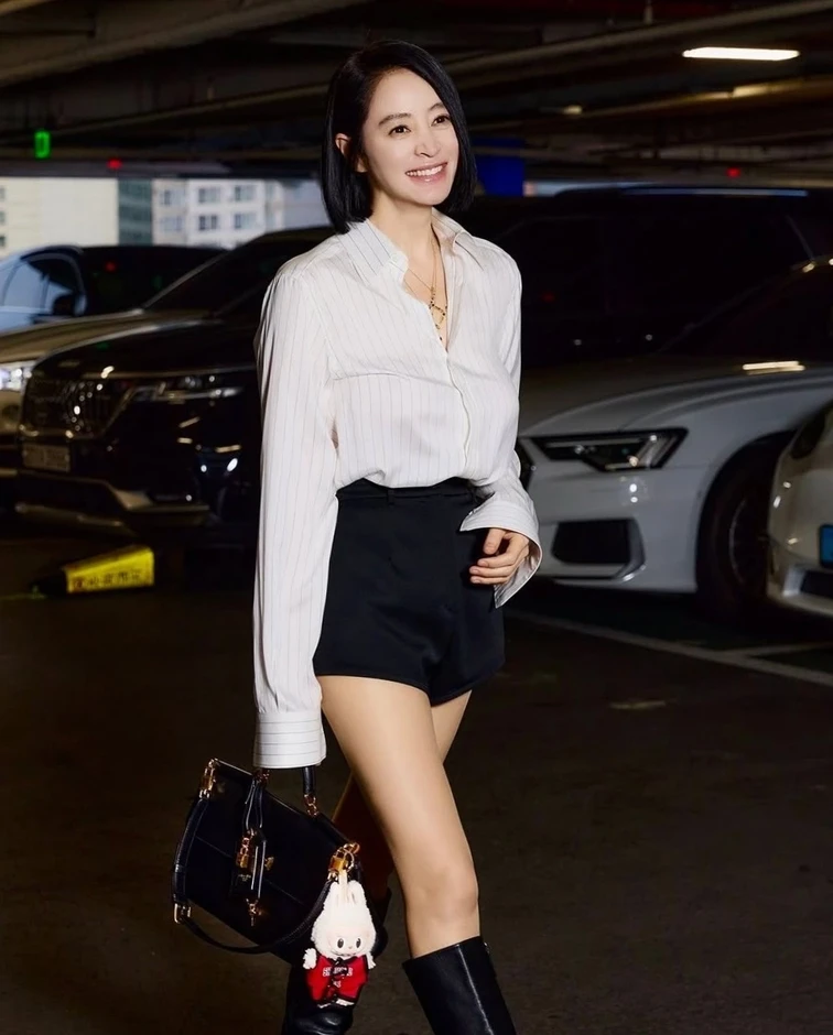 Kim Hye Soo - 'Nữ ho&agrave;ng sexy' H&agrave;n Quốc