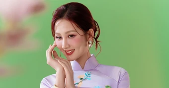 Lung linh sắc hoa trên áo dài Liên Hương