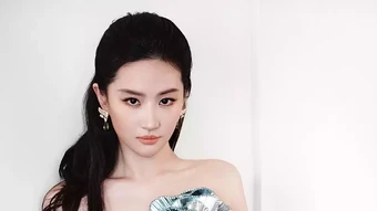 Lưu Diệc Phi diện váy 'bông hồng thủy tinh'