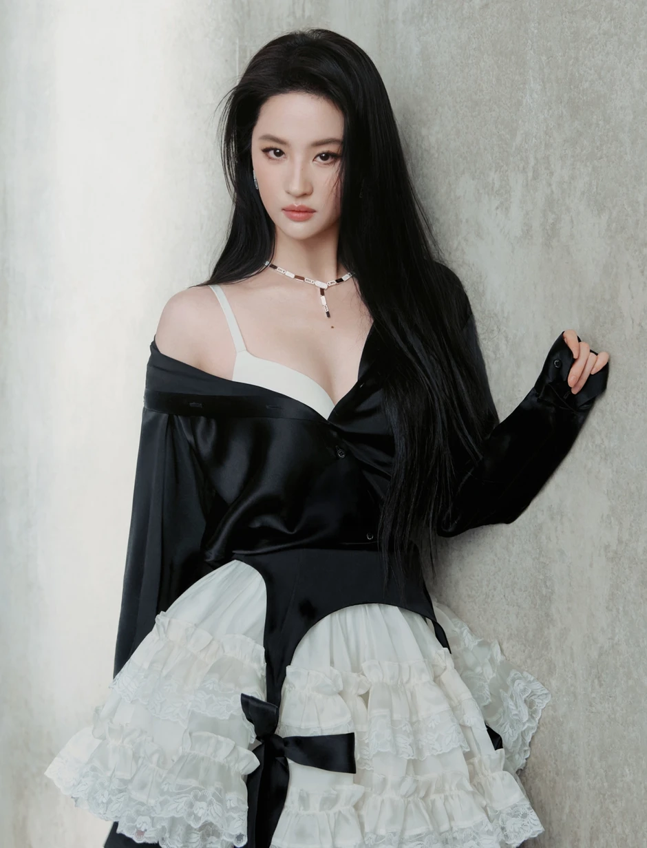 Lưu Diệc Phi lăng xê nội y đơn sắc Lưu Diệc Phi lăng xê nội y đơn sắc
