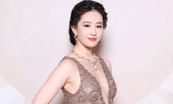 Lưu Diệc Phi theo mốt không nội y
