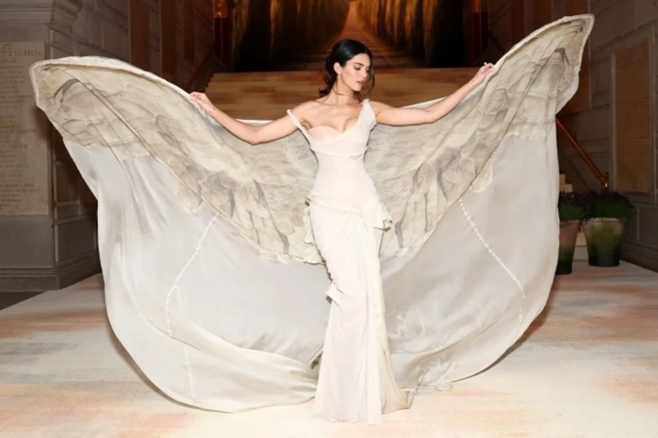 Met Gala 2026 - vẻ đẹp trong sự ồn ào