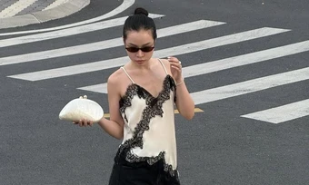 Mốt áo ngủ ren gây sốt