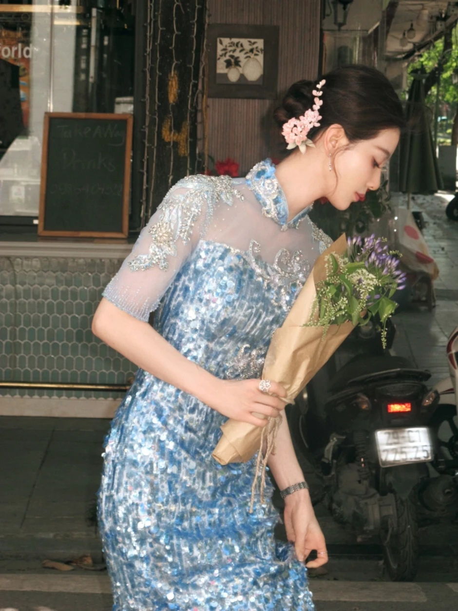 Mốt 'má đỏ vì nắng gắt' hot sau ảnh Lưu Thi Thi ở Hà Nội