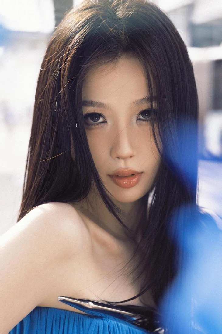 Ngu Thư Hân diện đầm của Cường Đàm tại Cannes