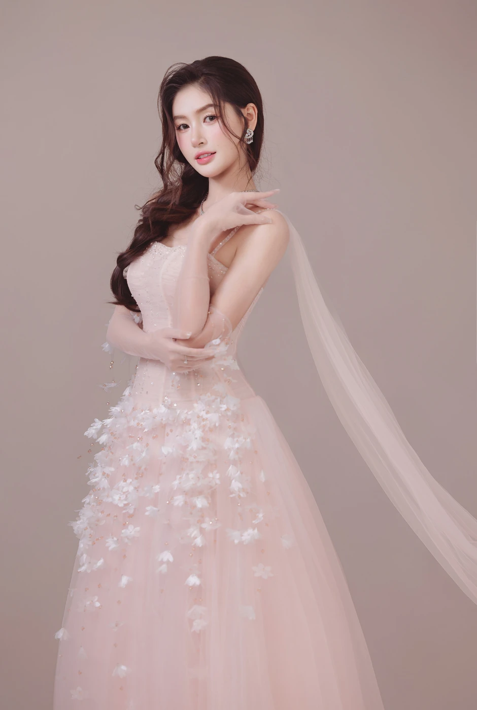Người đẹp trước ngày thi Miss Earth 2026