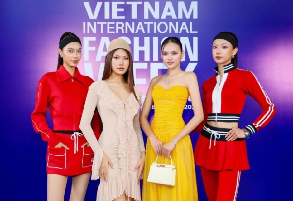Nhà mốt trẻ 'đổ bộ' Tuần thời trang Quốc tế Việt Nam Nhà mốt trẻ 'đổ bộ' Tuần thời trang Quốc tế Việt Nam