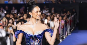 Nhà thiết kế Việt may đầm cho Hoa hậu Thế giới Opal Suchata là ai?
