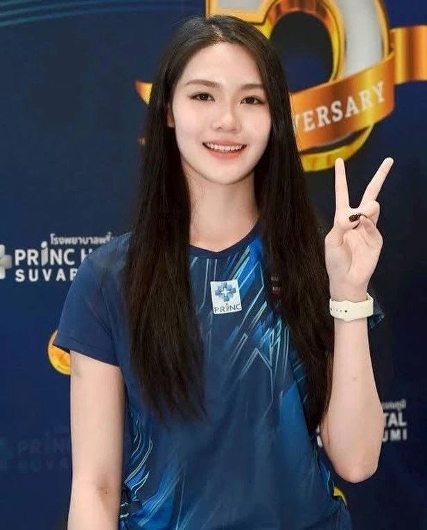 Nhan sắc hot girl cầu lông Thái Lan bị đình chỉ ở Asiad